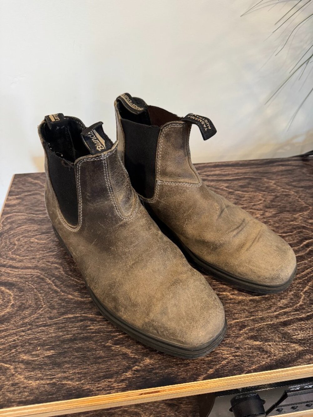 Blundstone Chelsea Boots – Size 10